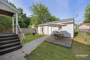 1321 Davis Ave NW, Grand Rapids, MI 49504 - Photo 2