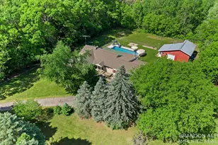 10226 SW Greenville Rd, Greenville, MI 48838 - Photo 52