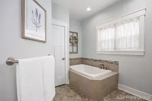 8429 Pinecroft Ct, Hudsonville, MI 49426 - Photo 20