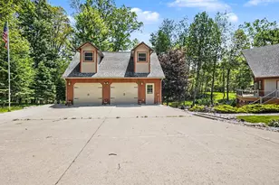 2000 Granada Ct, Weidman, MI 48893 - Photo 26