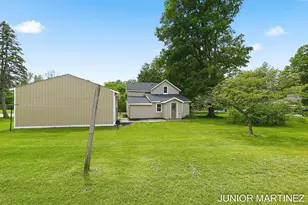 204 N Sherwood Ave, Plainwell, MI 49080 - Photo 32