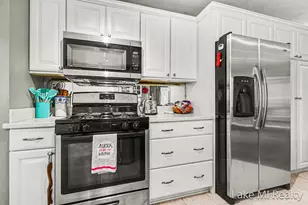 5537 Bentbrook Dr SE, Grand Rapids, MI 49508 - Photo 6