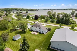 7496 Kingsley Dr, Onsted, MI 49265 - Photo 2