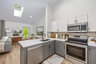 1379 Quarterline Cmns, Holland, MI 49423 - Photo 8