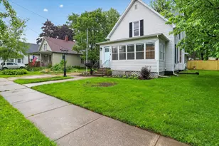 409 Oak St, Three Oaks, MI 49128 - Photo 2