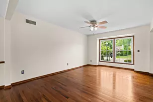 2956 Leslie Park Cir, Ann Arbor, MI 48105 - Photo 12