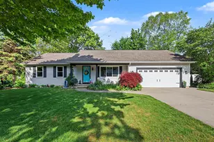14905 Canary Dr, Grand Haven, MI 49417 - Photo 2