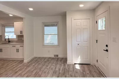 6145 N Dowling Avenue, Westland, MI 48185 - Photo 8