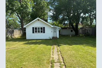 124 W Sheridan Street, Fremont, MI 49412 - Photo 2