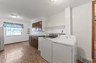 23260 Ennishore Dr, Novi, MI 48375 - Photo 12