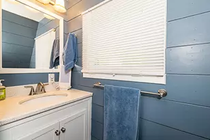 1210 N Eagle Lake Dr, Kalamazoo, MI 49009 - Photo 32