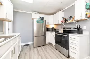 518 Walnut St, Three Rivers, MI 49093 - Photo 6