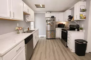 518 Walnut St, Three Rivers, MI 49093 - Photo 10