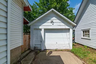 518 Walnut St, Three Rivers, MI 49093 - Photo 2