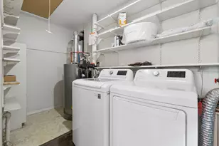 1602 Baker Dr, Kalamazoo, MI 49048 - Photo 14