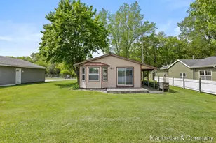 9048 Loveless Dr NE, Rockford, MI 49341 - Photo 8