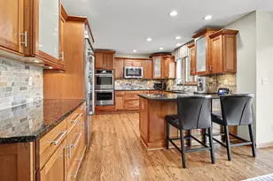 1425 Old Farm Ln, Saint Joseph, MI 49085 - Photo 4