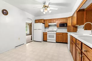 207 Snow Ave, Battle Creek, MI 49037 - Photo 6