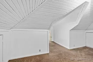 165 E Division St NE, Rockford, MI 49341 - Photo 22