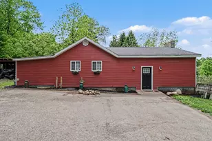 10204 Bellevue Rd, Battle Creek, MI 49014 - Photo 2