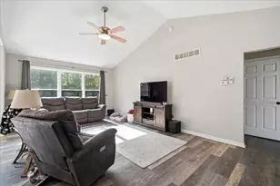 3030 Maplewood St, Benton Harbor, MI 49022 - Photo 8