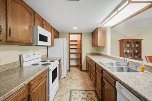293 Chatham Ave, Holland, MI 49423 - Photo 6