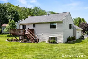 2206 Thistledowne Dr NE, Grand Rapids, MI 49505 - Photo 36