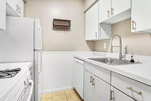 515 Longshore Dr, Ann Arbor, MI 48105 - Photo 8