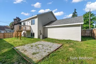 1271 Spring St, Muskegon, MI 49442 - Photo 6