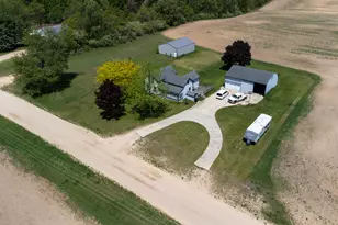 812 E Yale Rd, Rothbury, MI 49452 - Photo 2