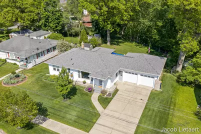 2658 Carlton Avenue NE, Grand Rapids, MI 49505 - Photo 4