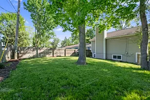 1008 Beachland Blvd, Waterford, MI 48328 - Photo 30