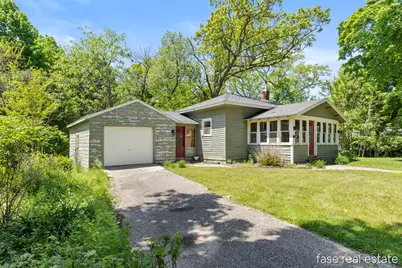 601 S Franklin Street, Greenville, MI 48838 - Photo 2