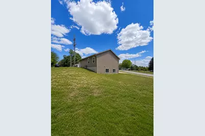 501 S Sullivan Avenue, Fremont, MI 49412 - Photo 6