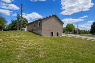 501 S Sullivan Ave, Fremont, MI 49412 - Photo 6