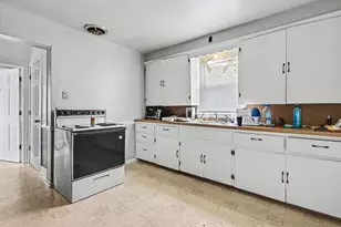 349 Maple Ave, Holland, MI 49423 - Photo 12