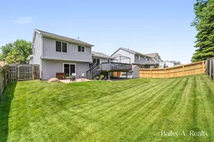 1660 Simmons Ave NE, Grand Rapids, MI 49505 - Photo 30