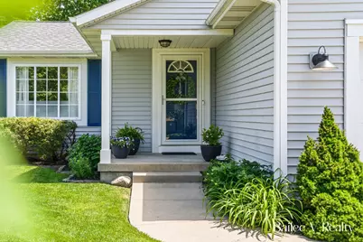 1660 Simmons Avenue NE, Grand Rapids, MI 49505 - Photo 2