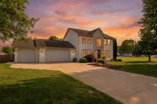 47679 Woodfield Cir, Mattawan, MI 49071 - Photo 2