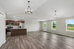 124 Jeremy St, Constantine, MI 49042 - Photo 4