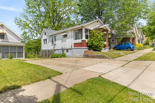 443 Cedar St NE, Grand Rapids, MI 49503 - Photo 2