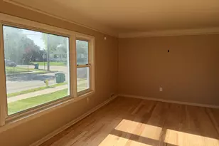22415 Wilmot Ave, Eastpointe, MI 48021 - Photo 8