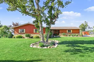 4554 Crescent Beach Rd, Onekama, MI 49675 - Photo 4