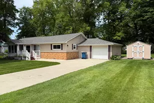 928 Hummingbird Ln, Quincy, MI 49082 - Photo 2