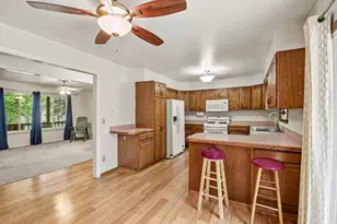 306 Silverhill Dr, Houghton Lake, MI 48629 - Photo 10