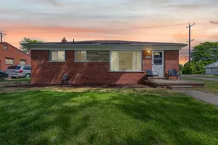 26912 W Davison, Bedford, MI 48239 - Photo 2