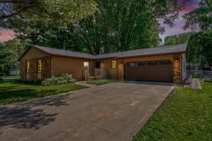 4102 Meadowfield St, Hudsonville, MI 49426 - Photo 2