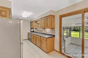1290 Cardinal Cir Dr, Muskegon, MI 49445 - Photo 12