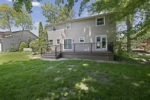 8073 Gandy Ct, Grosse Ile, MI 48138 - Photo 10