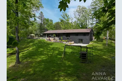 7130 Oakbrook Street SE, Grand Rapids, MI 49546 - Photo 2